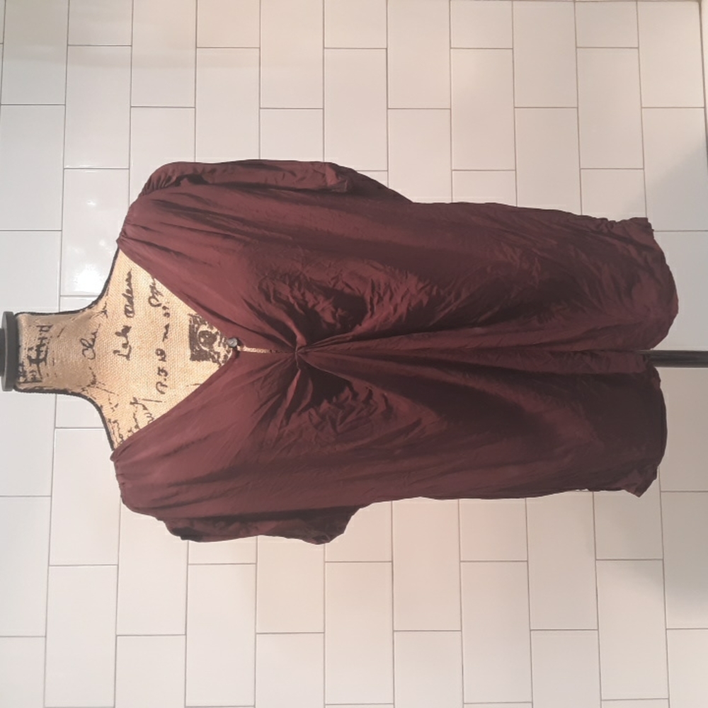 Trinity medium 100% purple silk short sleeve top